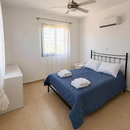 St George Stroumpi Ferienhaus Stroumbi